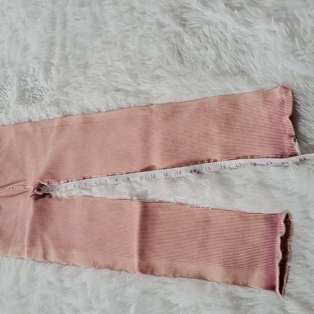 10. Free People Ultra High-Rise 7/8 Happiness Runs Leggings Soft Pink - Picture 7 of 13